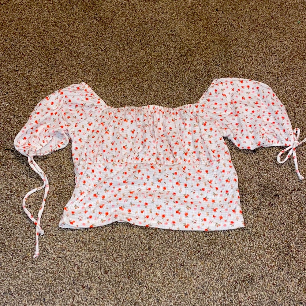 Very cut flowers size medium colors white pink